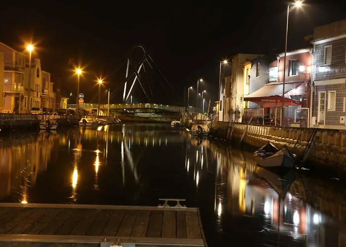 Aveiro's Dock Apartment